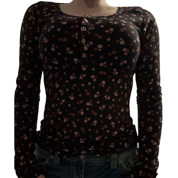 Pulse Tops - Adorable Red and Black Floral Long Sleeve Pulse Top